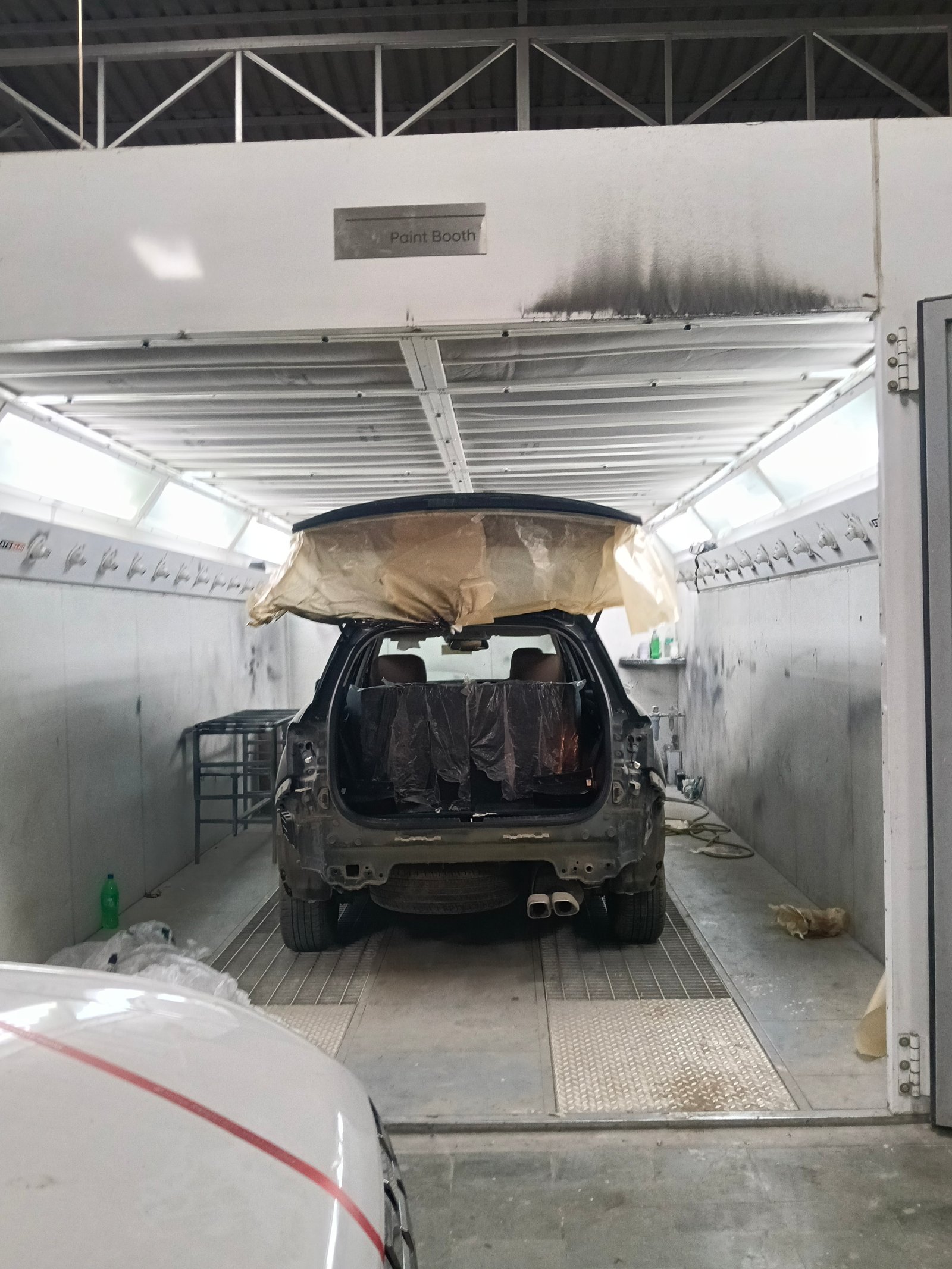 Kshitij Hyundai authorized service center — paint booth